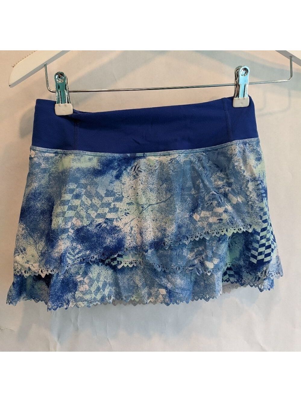 IVIVVA by Lululemon athletic skirt size 10 in EUC